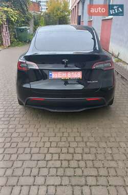 Позашляховик / Кросовер Tesla Model Y 2021 в 
