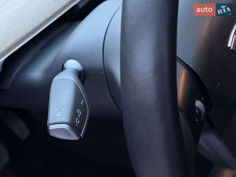 Позашляховик / Кросовер Tesla Model Y 2021 в Харкові