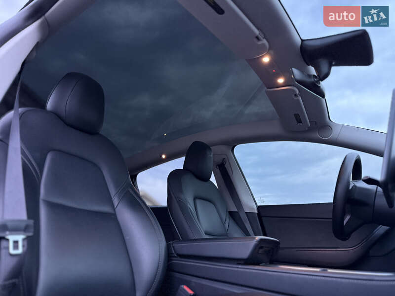 Позашляховик / Кросовер Tesla Model Y 2021 в Харкові