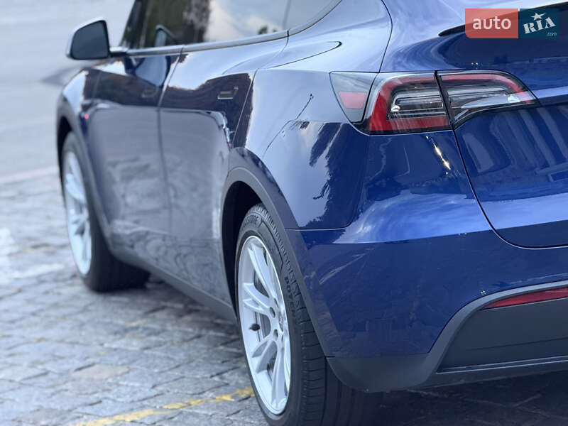 Позашляховик / Кросовер Tesla Model Y 2021 в Харкові