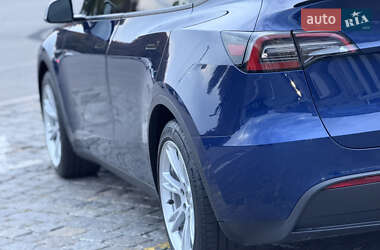 Внедорожник / Кроссовер Tesla Model Y 2021 в 