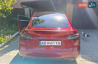 Позашляховик / Кросовер Tesla Model Y 2024 в 