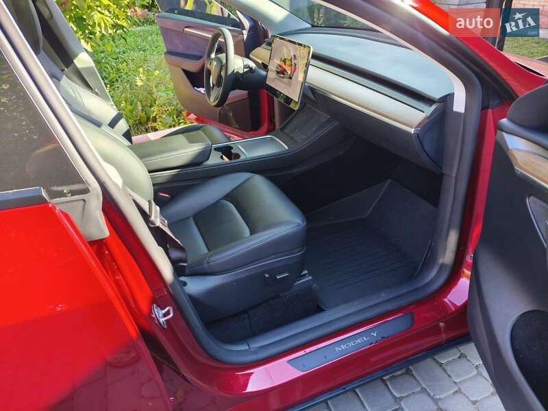 Внедорожник / Кроссовер Tesla Model Y 2024 в Виннице