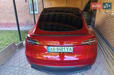 Позашляховик / Кросовер Tesla Model Y 2024 в 