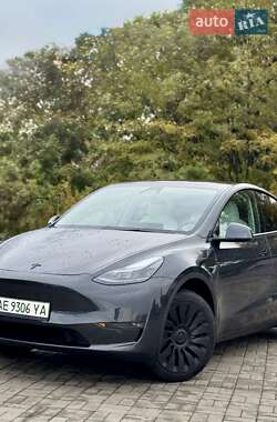 Позашляховик / Кросовер Tesla Model Y 2024 в 