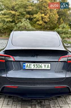 Позашляховик / Кросовер Tesla Model Y 2024 в 
