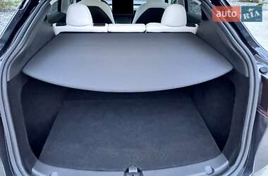 Позашляховик / Кросовер Tesla Model Y 2024 в 
