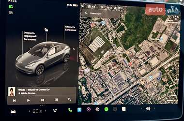 Позашляховик / Кросовер Tesla Model Y 2024 в 