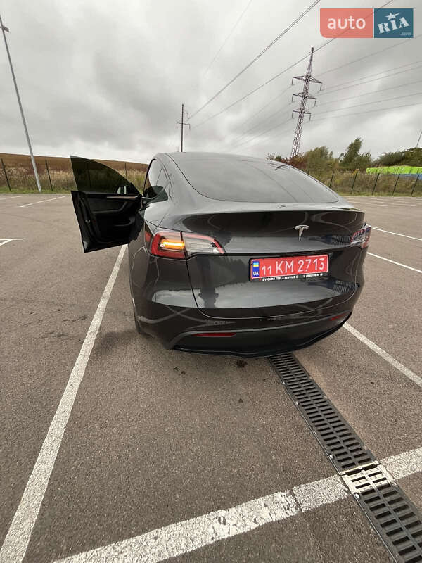 Позашляховик / Кросовер Tesla Model Y 2024 в Рівному