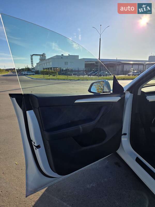 Позашляховик / Кросовер Tesla Model Y 2023 в Коростені