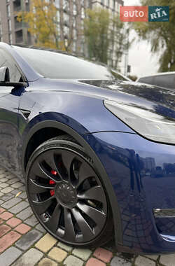 Позашляховик / Кросовер Tesla Model Y 2023 в 