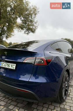 Позашляховик / Кросовер Tesla Model Y 2023 в 
