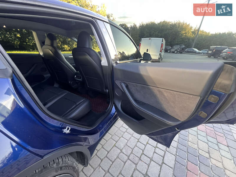 Позашляховик / Кросовер Tesla Model Y 2023 в Львові