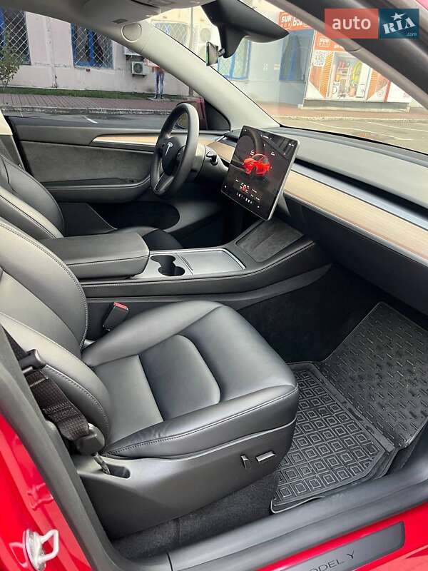 Внедорожник / Кроссовер Tesla Model Y 2023 в Киеве