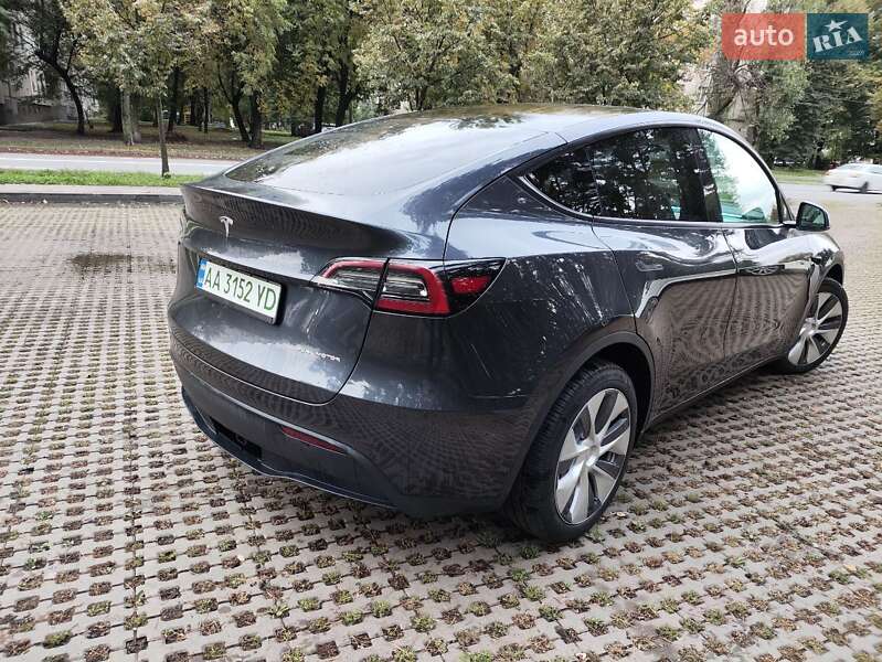 Позашляховик / Кросовер Tesla Model Y 2024 в Києві