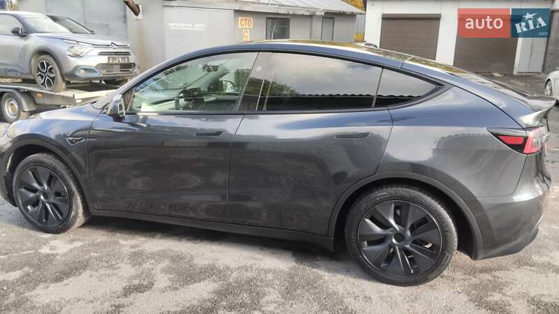 Позашляховик / Кросовер Tesla Model Y 2024 в Тернополі фото 12 Позашляховик / Кросовер Tesla Model Y 2024 в Тернополі