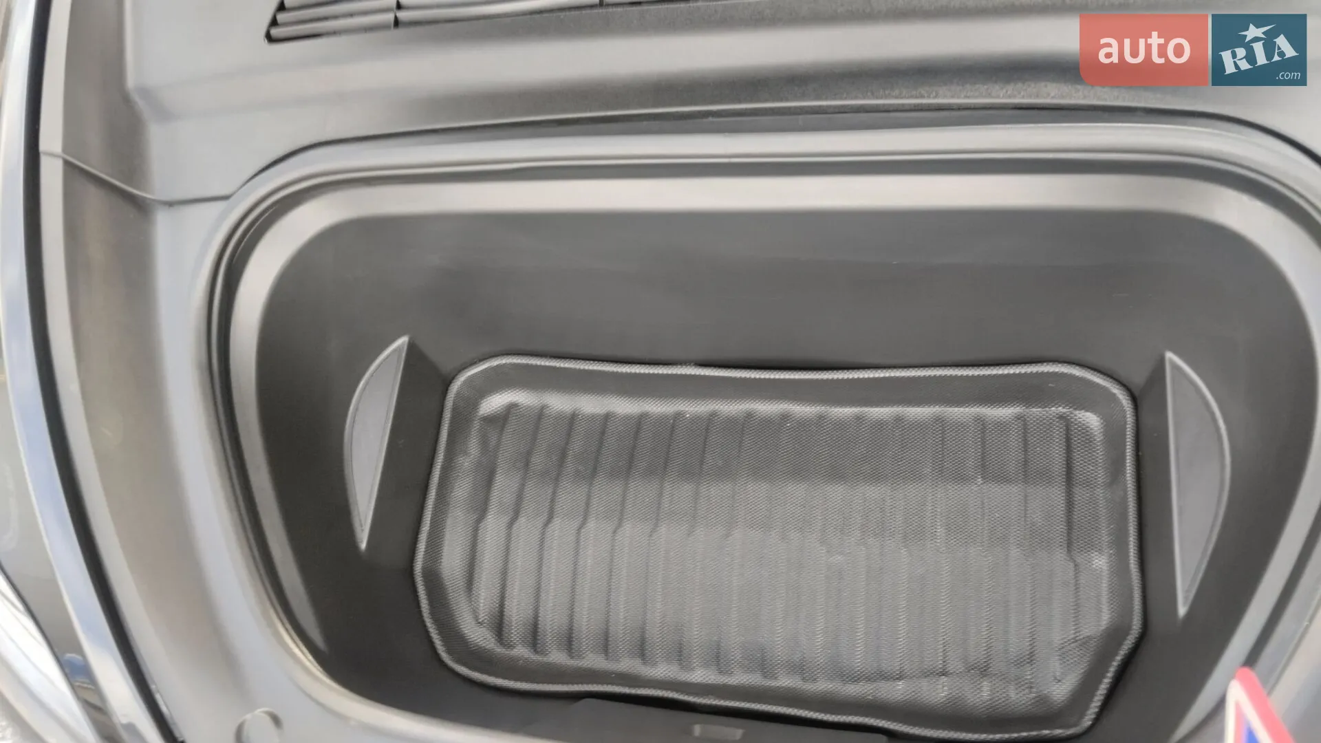 2024 Tesla Model Y - мініатюра 9