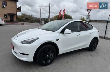 Позашляховик / Кросовер Tesla Model Y 2024 в 