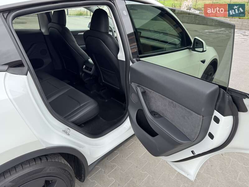Позашляховик / Кросовер Tesla Model Y 2024 в Ірпені