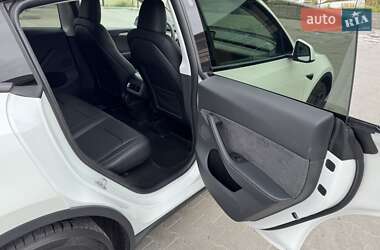 Позашляховик / Кросовер Tesla Model Y 2024 в 