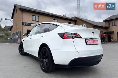 Позашляховик / Кросовер Tesla Model Y 2024 в 