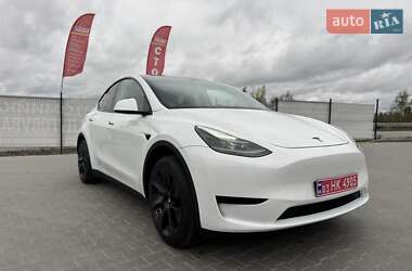Позашляховик / Кросовер Tesla Model Y 2024 в 