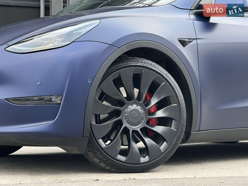 Позашляховик / Кросовер Tesla Model Y 2021 в Києві