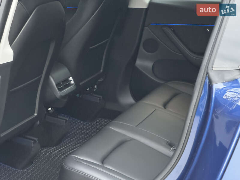 Позашляховик / Кросовер Tesla Model Y 2021 в Києві