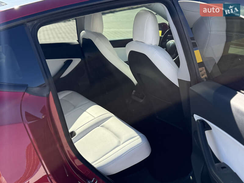 Позашляховик / Кросовер Tesla Model Y 2020 в Києві