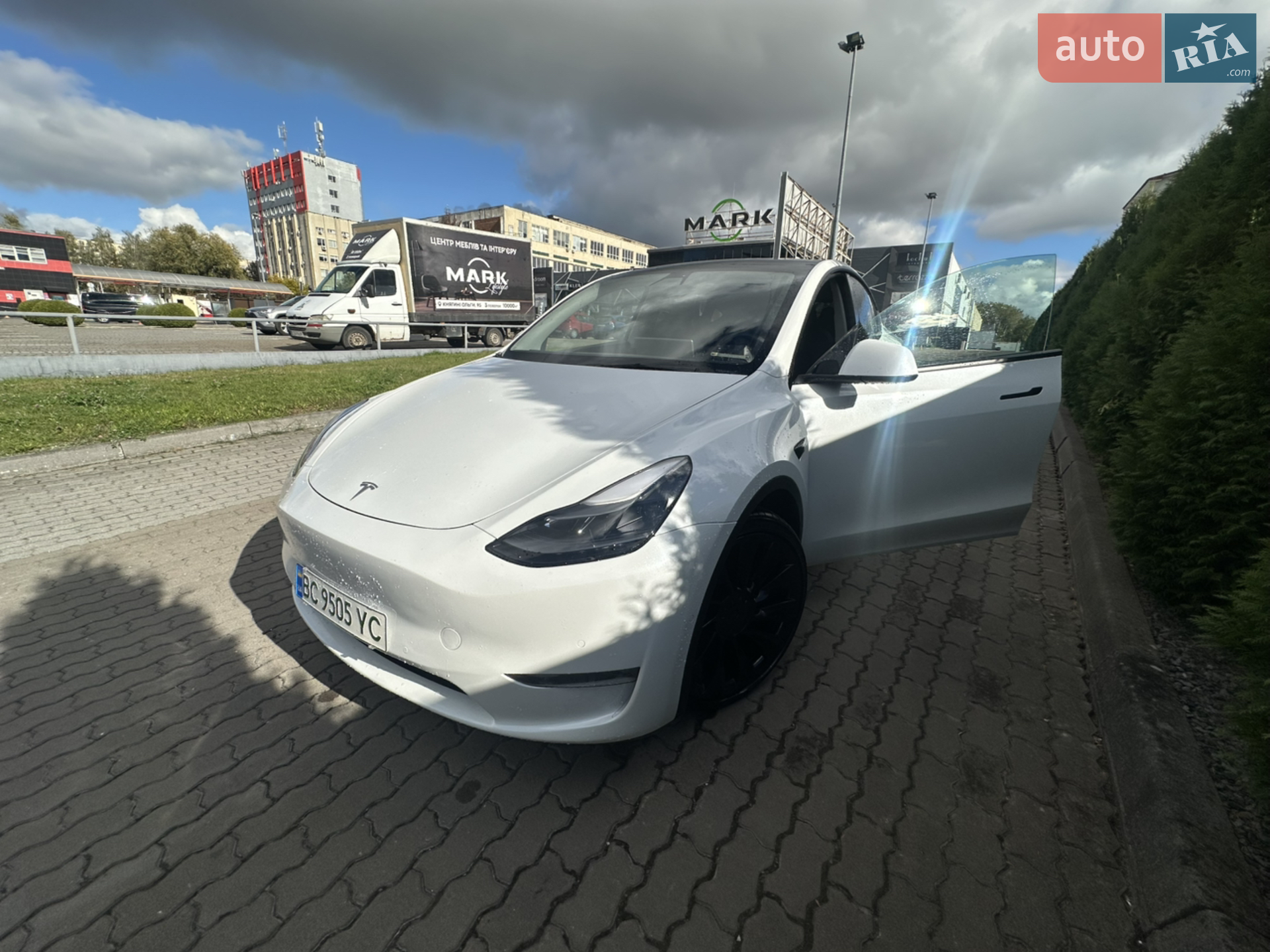 2022 Tesla Model Y - мініатюра 5