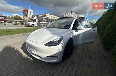 Позашляховик / Кросовер Tesla Model Y 2022 в  фото 5 Позашляховик / Кросовер Tesla Model Y 2022 в