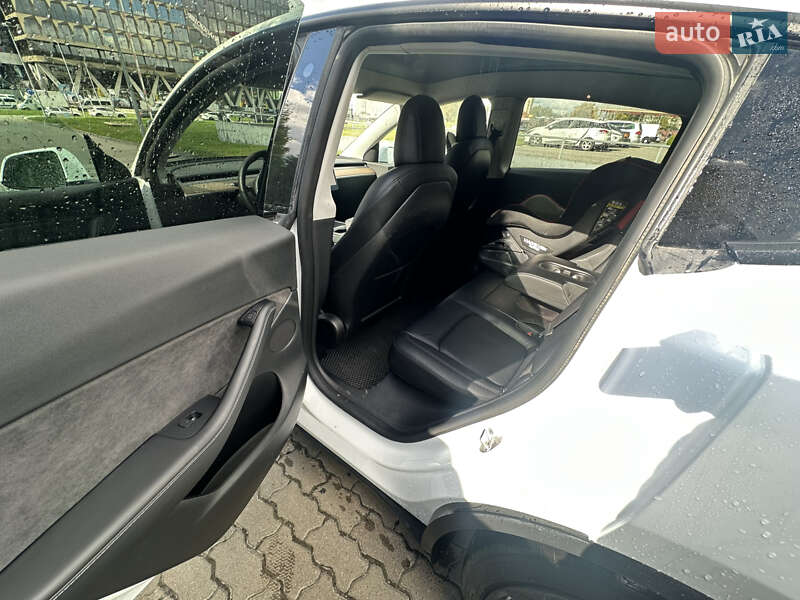Внедорожник / Кроссовер Tesla Model Y 2022 в Львове