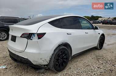 Внедорожник / Кроссовер Tesla Model Y 2024 в 