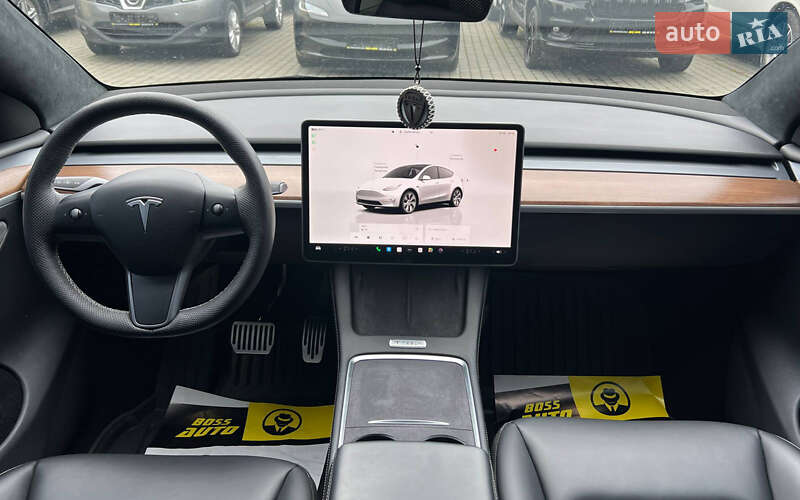 Позашляховик / Кросовер Tesla Model Y 2023 в Івано-Франківську