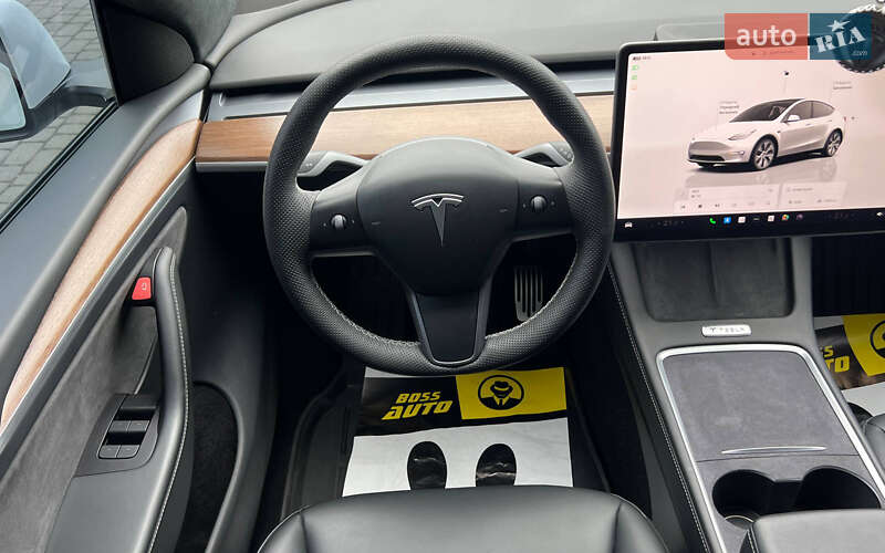 Позашляховик / Кросовер Tesla Model Y 2023 в Івано-Франківську