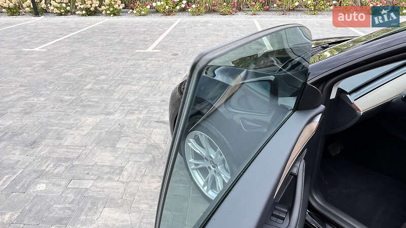Внедорожник / Кроссовер Tesla Model Y 2023 в Луцке