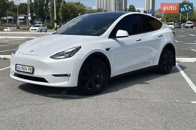 Позашляховик / Кросовер Tesla Model Y 2023 в 