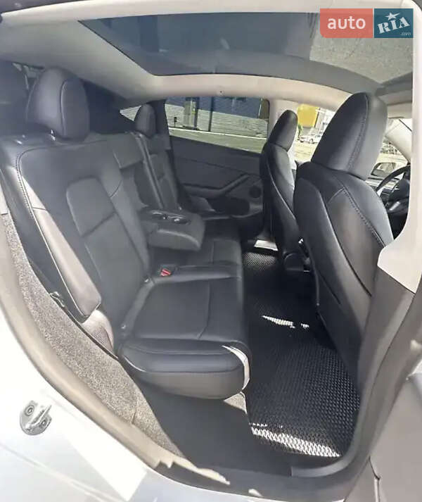 Позашляховик / Кросовер Tesla Model Y 2023 в Києві