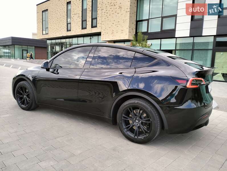 Позашляховик / Кросовер Tesla Model Y 2022 в Хмельницькому фото 15 Позашляховик / Кросовер Tesla Model Y 2022 в Хмельницькому