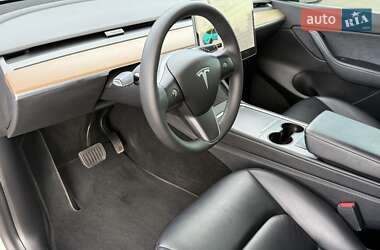 Позашляховик / Кросовер Tesla Model Y 2021 в 