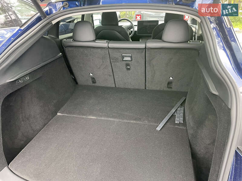 Позашляховик / Кросовер Tesla Model Y 2023 в Львові