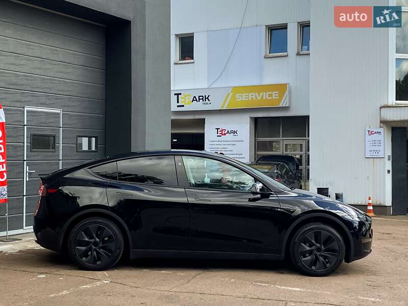 Внедорожник / Кроссовер Tesla Model Y 2024 в Киеве