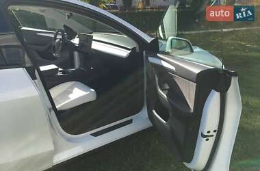 Позашляховик / Кросовер Tesla Model Y 2022 в 