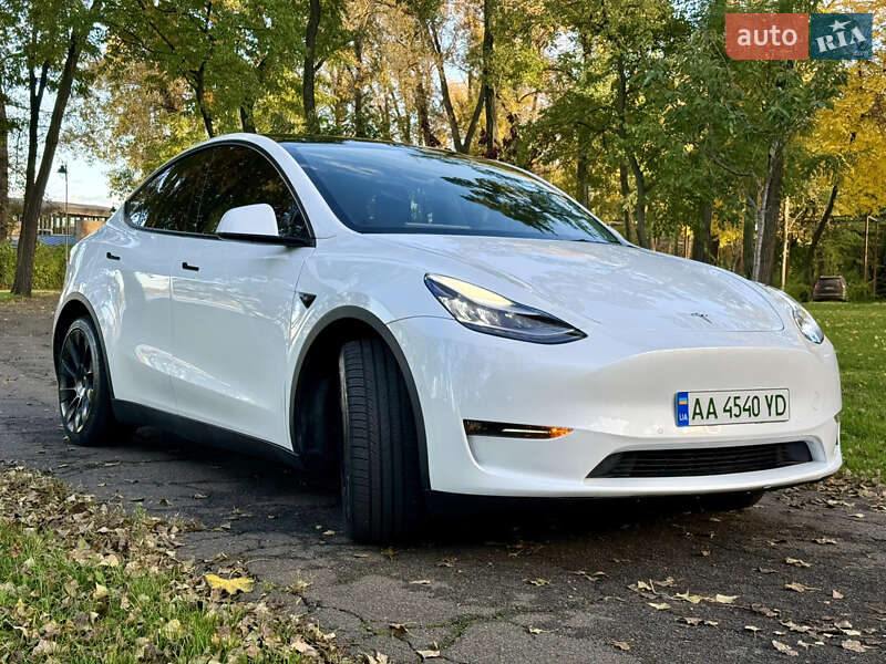 Tesla Model Y 2021