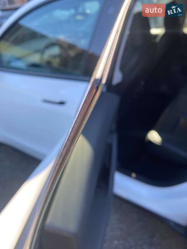 Позашляховик / Кросовер Tesla Model Y 2023 в Ужгороді