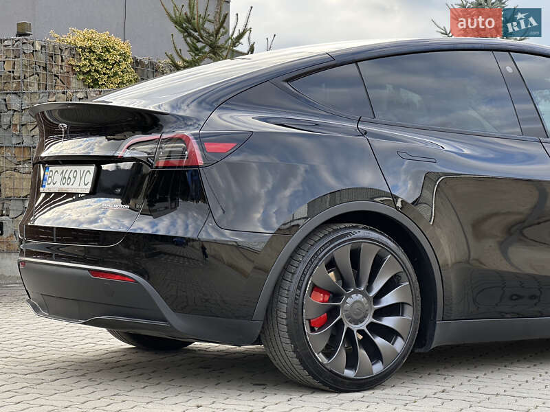 Внедорожник / Кроссовер Tesla Model Y 2023 в Стрые