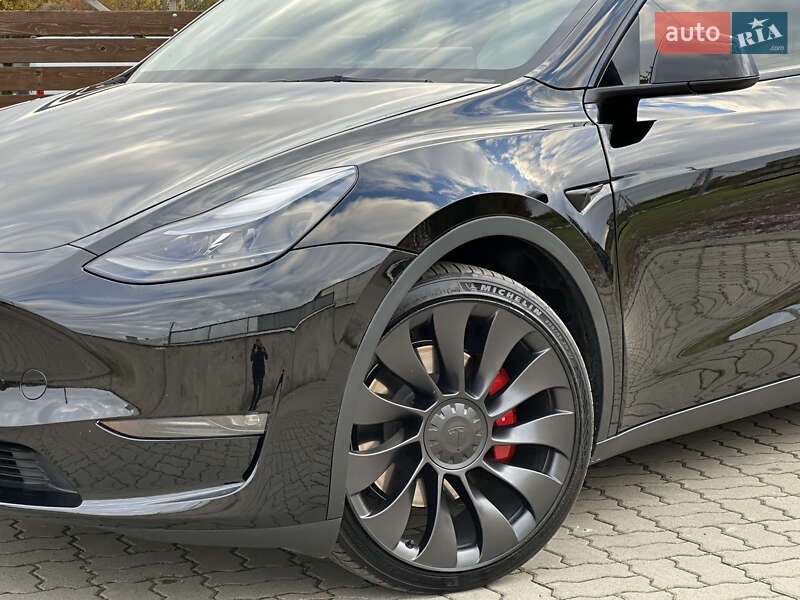 Внедорожник / Кроссовер Tesla Model Y 2023 в Стрые