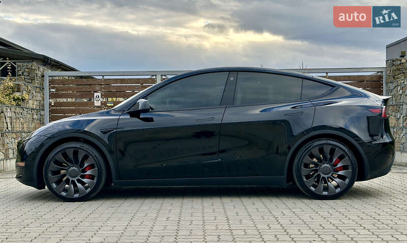 Внедорожник / Кроссовер Tesla Model Y 2023 в Стрые