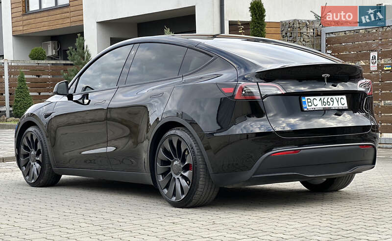 Внедорожник / Кроссовер Tesla Model Y 2023 в Стрые
