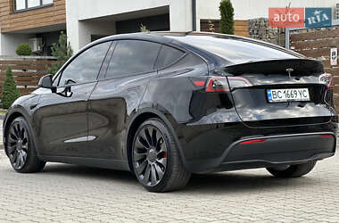 Позашляховик / Кросовер Tesla Model Y 2023 в 